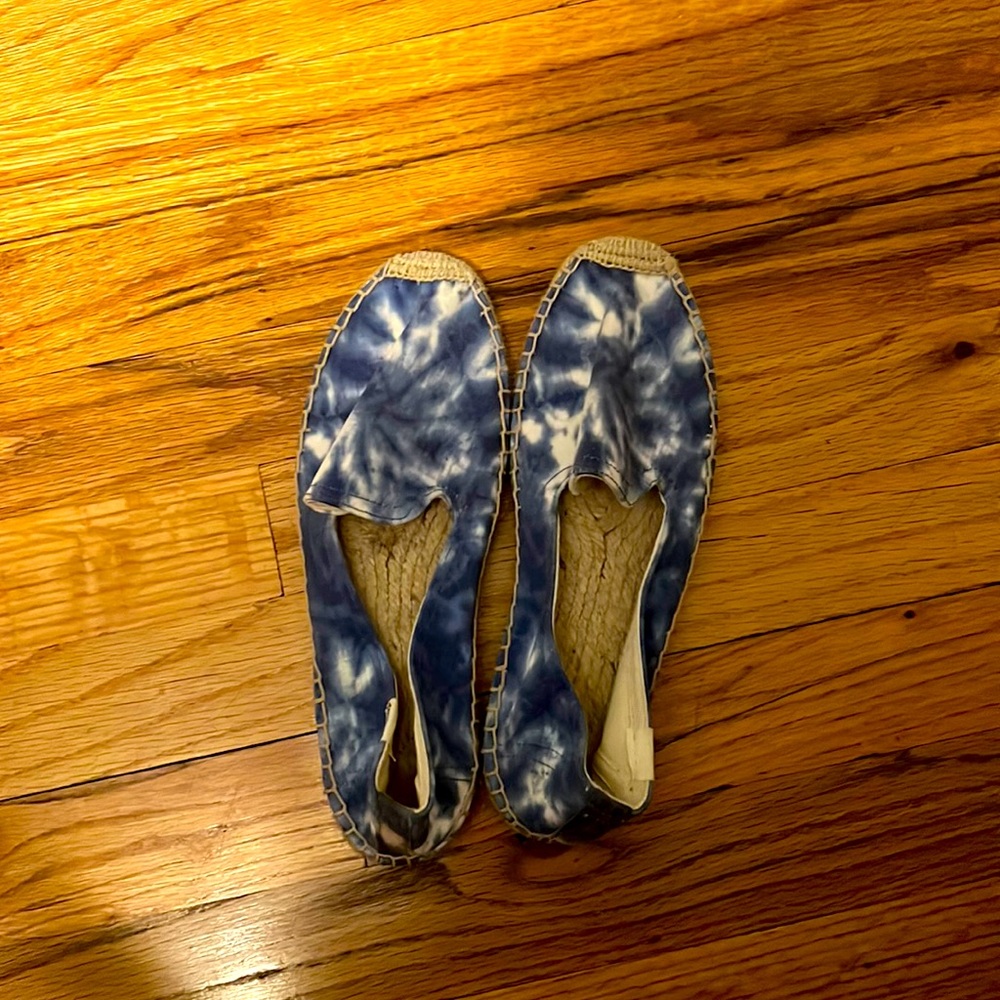 Soludos tie dye espadrille flats, size 7